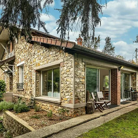 Le Ministere De La Paix - 15min To Gare Du Nord Holiday home *